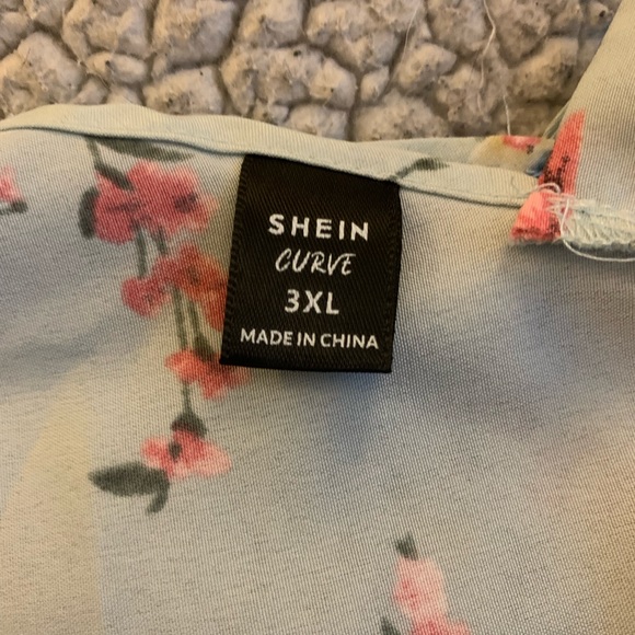 Light blue blouse from shein curve - Picture 3 of 3